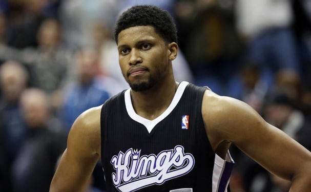 转会市场中 转会市场中