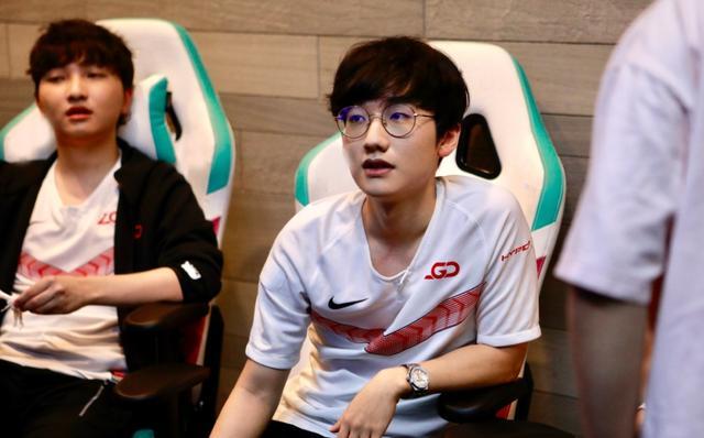 脱颖而出 脱颖而出