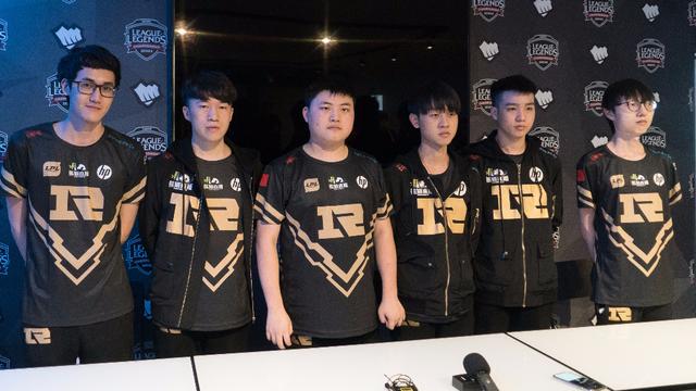 則選用了黑 則選用了黑