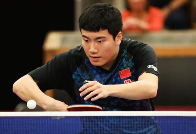 于改变草皮 于改变草皮